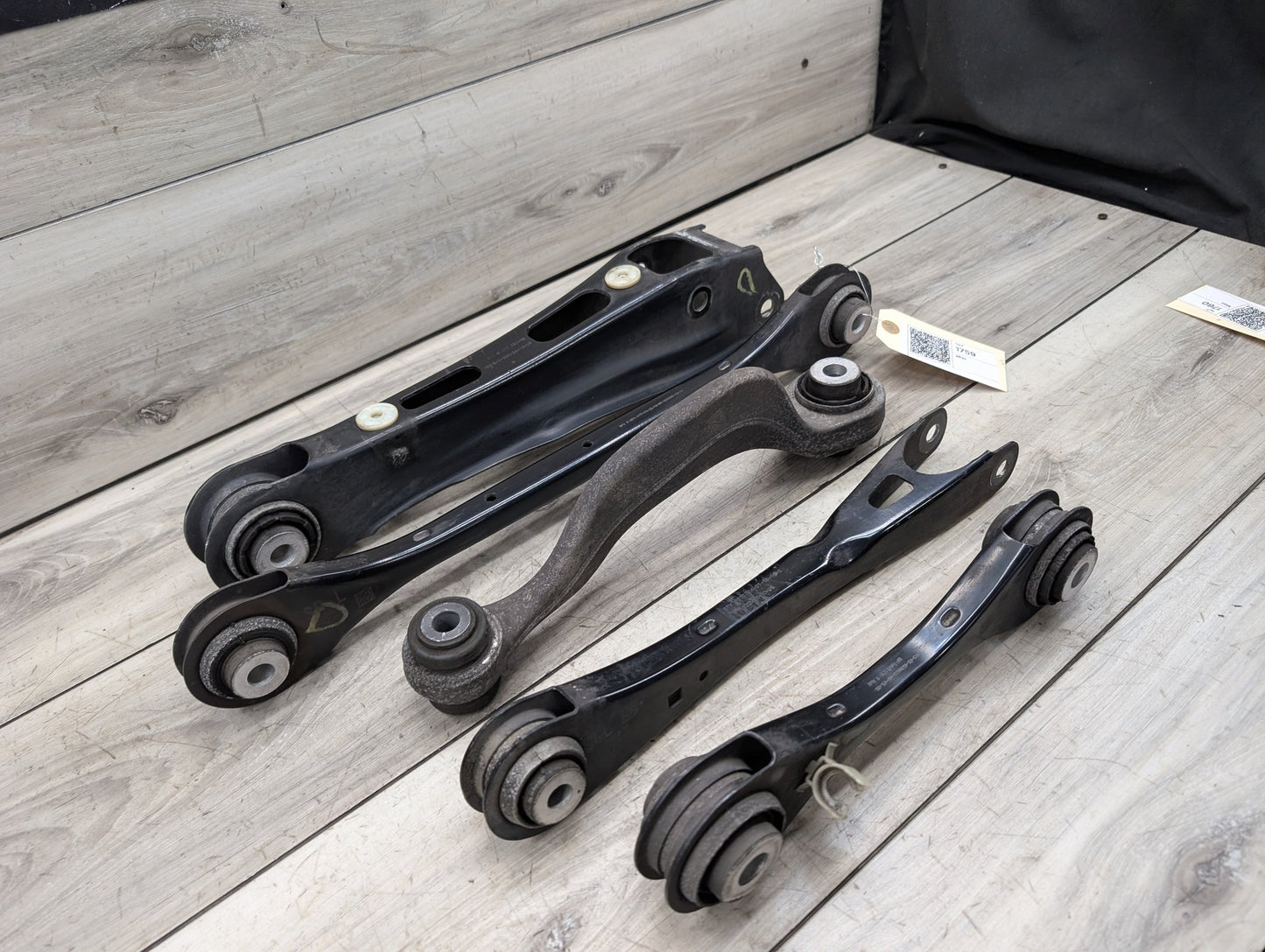 2018 - 2019 BMW X3 G01 Rear Left Driver Control Arms SET 6871021 B58B30M0