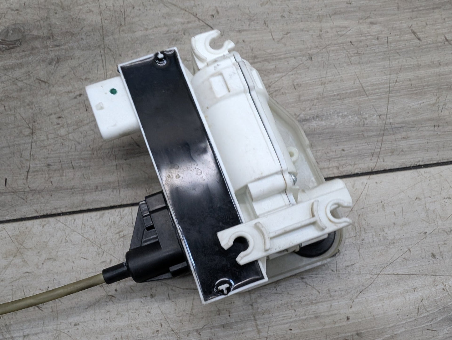 2015 - 2019 BMW X6 F86 Front Right Passenger Door Latch Lock Actuator w/ Soft Close 7281948 S63B44T2