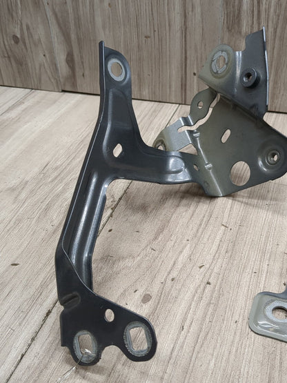 2017 - 2023 BMW M550i G30 Front Left Driver Fender Brackets SET 7349617 N63B44O2