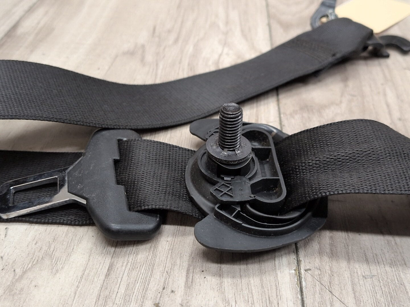 2011 - 2017 BMW X3 F25 Front Left Driver Seatbelt Seat Belt Retractor 7258435 N20B20O0
