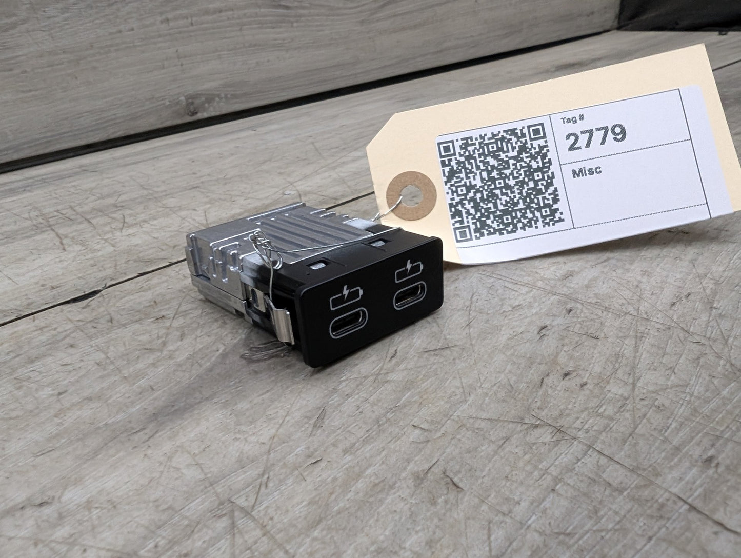 OEM BMW F48 F97 G01 G12 G20 G26 G30 USB Type C Socket Charger Port Connector