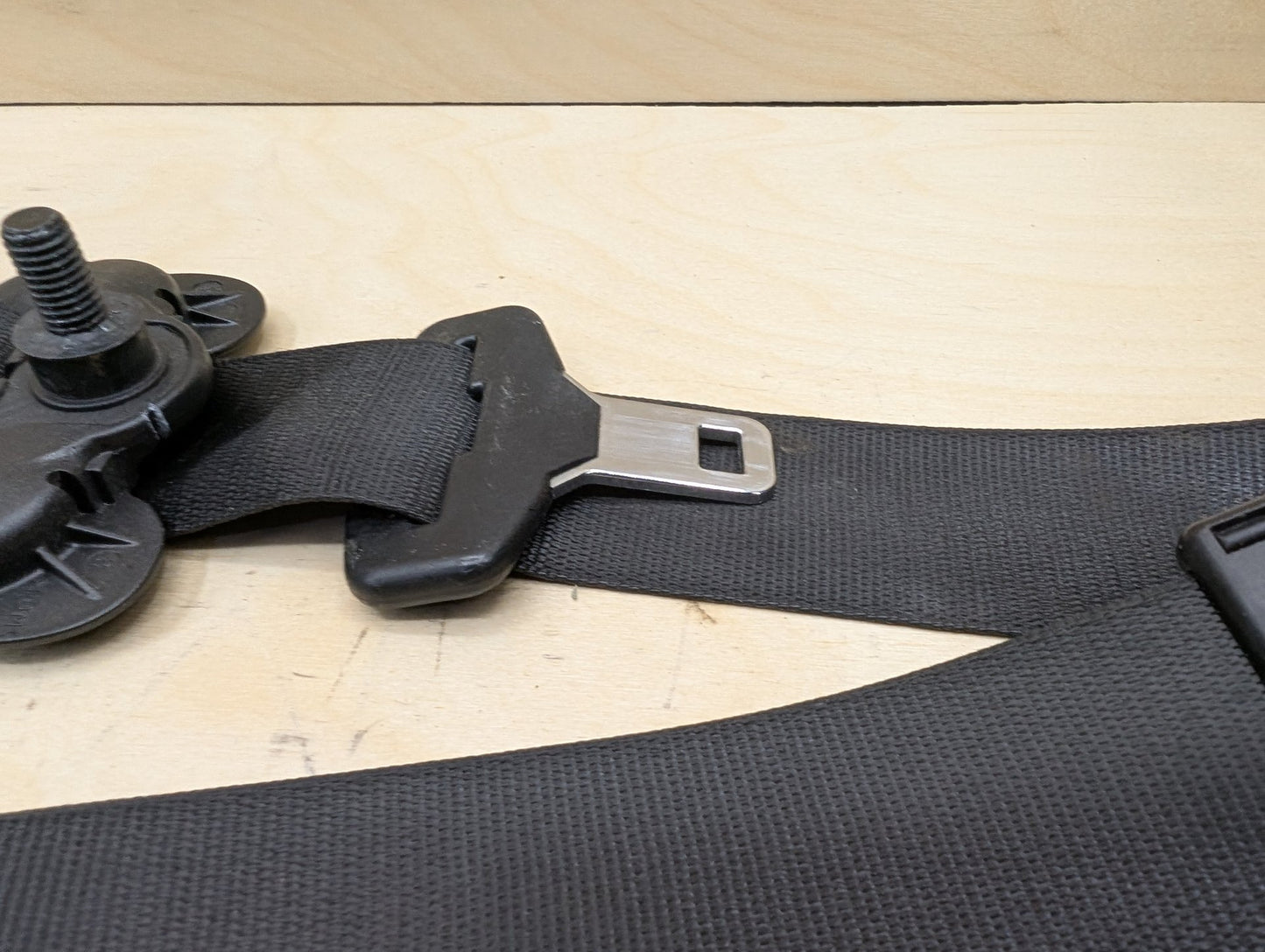 09-11 OEM BMW E90 E91 328 335 LCI Front Left Driver Seat Belt Retractor Black