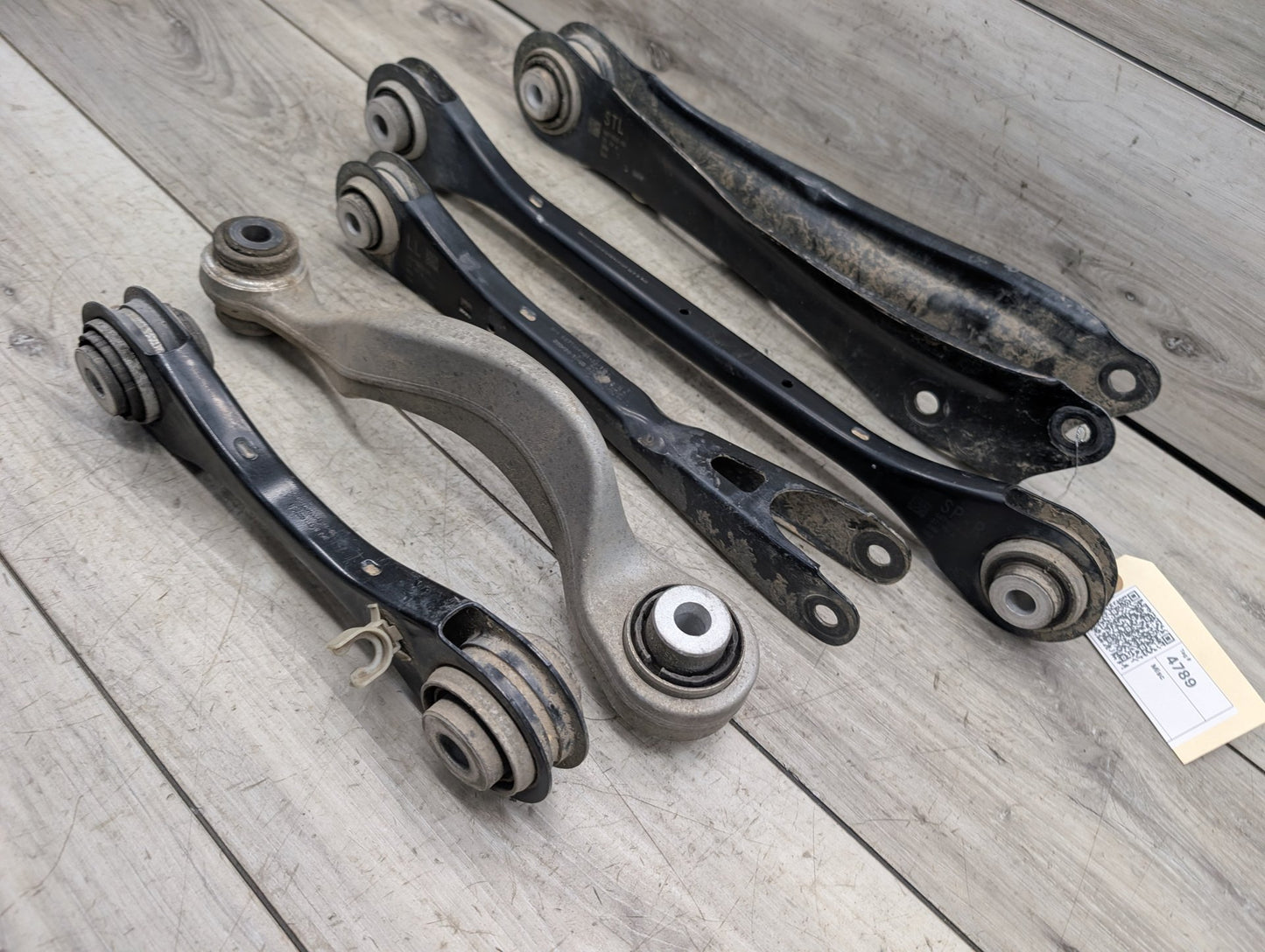 2018-2024 BMW X3 G01 Rear Right Passenger Control Arms SET 6871012