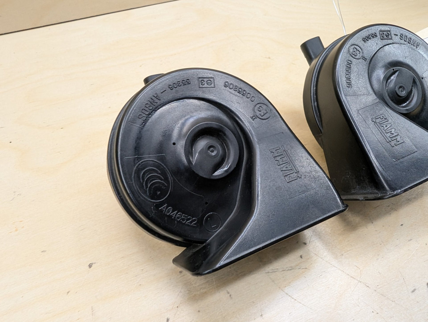 2007-2013 BMW 335i E93 Alarm Horns SET 7159420