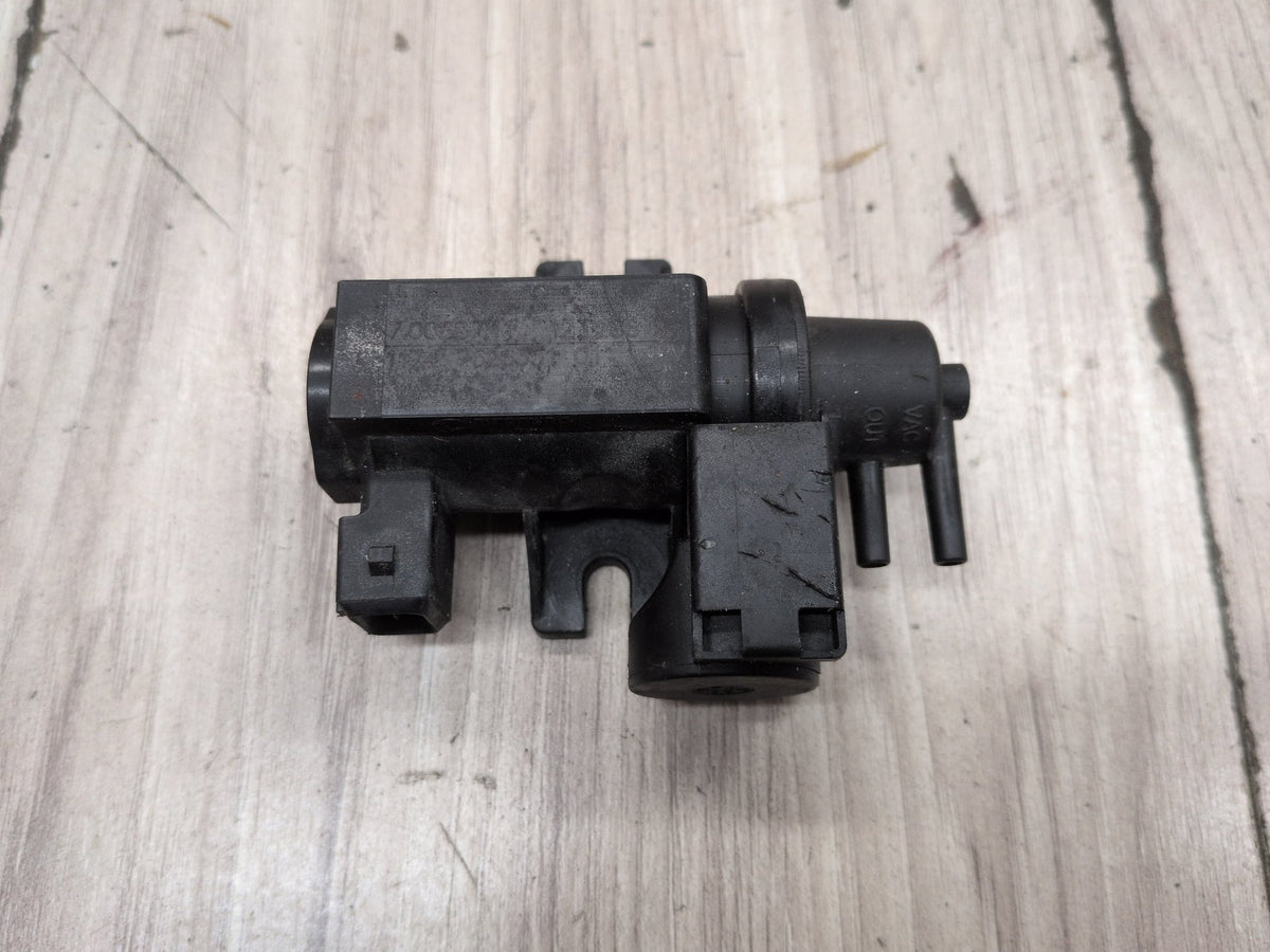 2011-2016 BMW M5 F10 Turbo Boost Pressure Solenoid Valve 7626351