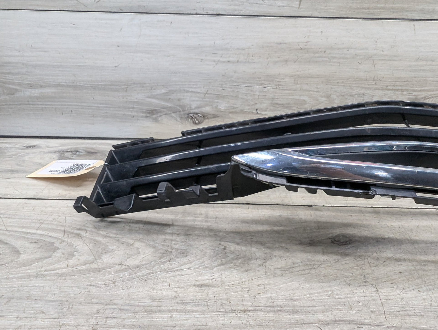 2017-2023 BMW 530i G30 Front Right Passenger Bumper Cover Grille 7385278