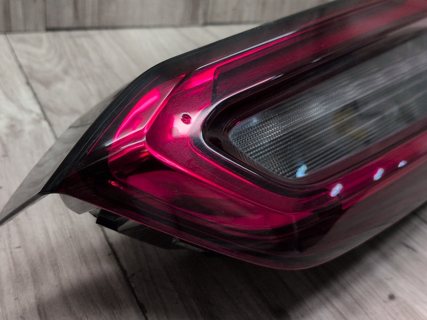 19-23 OEM BMW F95 G05 X5 X5M Rear Left Driver Inner Liftgate Stop Tail Light