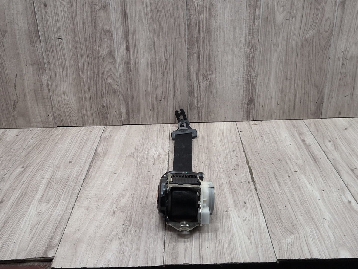 2015-2018 Audi Q3 8U Rear Left or Right Seatbelt Seat Belt Retractor 8U0857805A