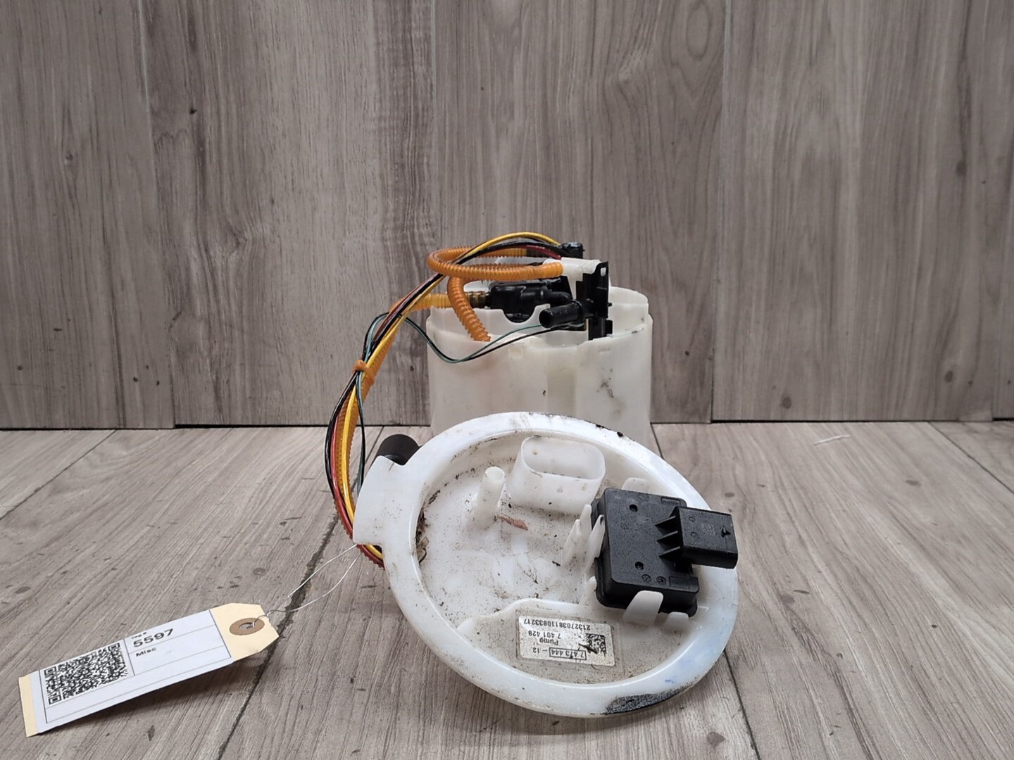 19-25 OEM BMW G05 G06 G07 X5 X6 X7 Rear Gas Tank Fuel Pump Sending Unit B58