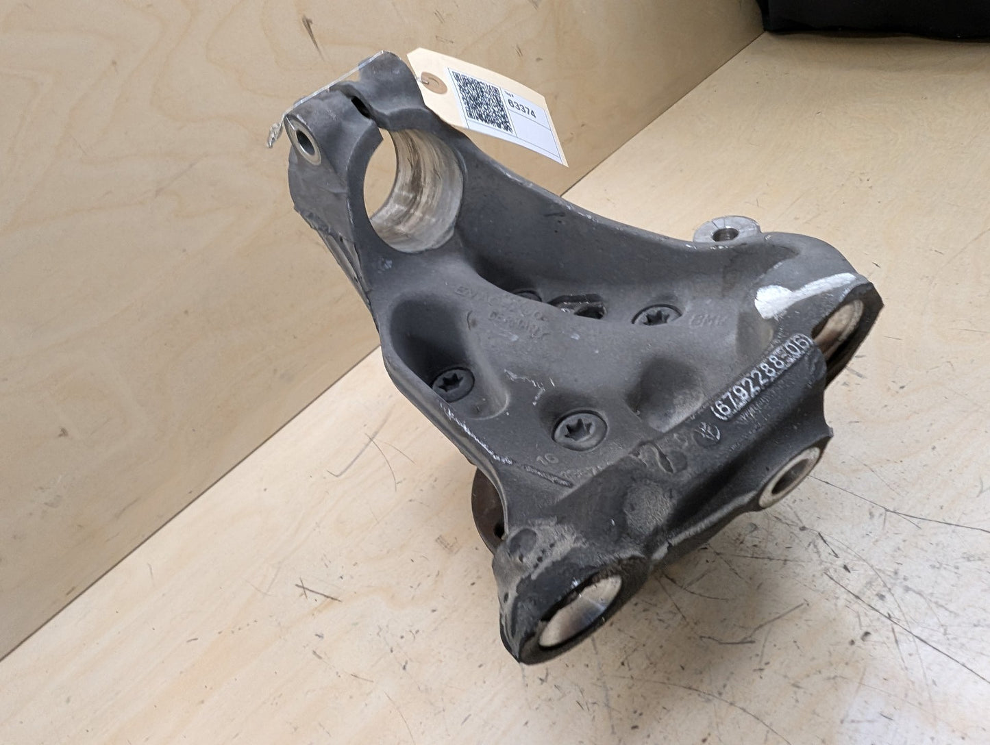 12-18 OEM BMW F30 F31 Sedan RWD Front Right Hub Knuckle Wheel Bearing Carrier