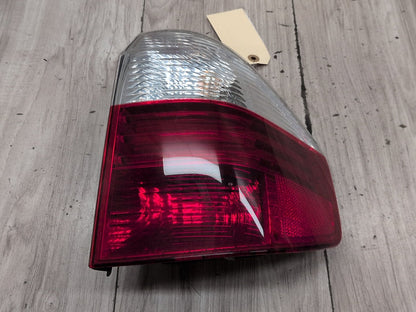 2004-2010 BMW X3 E83 Rear Right Passenger Outer Tail Light 7162212