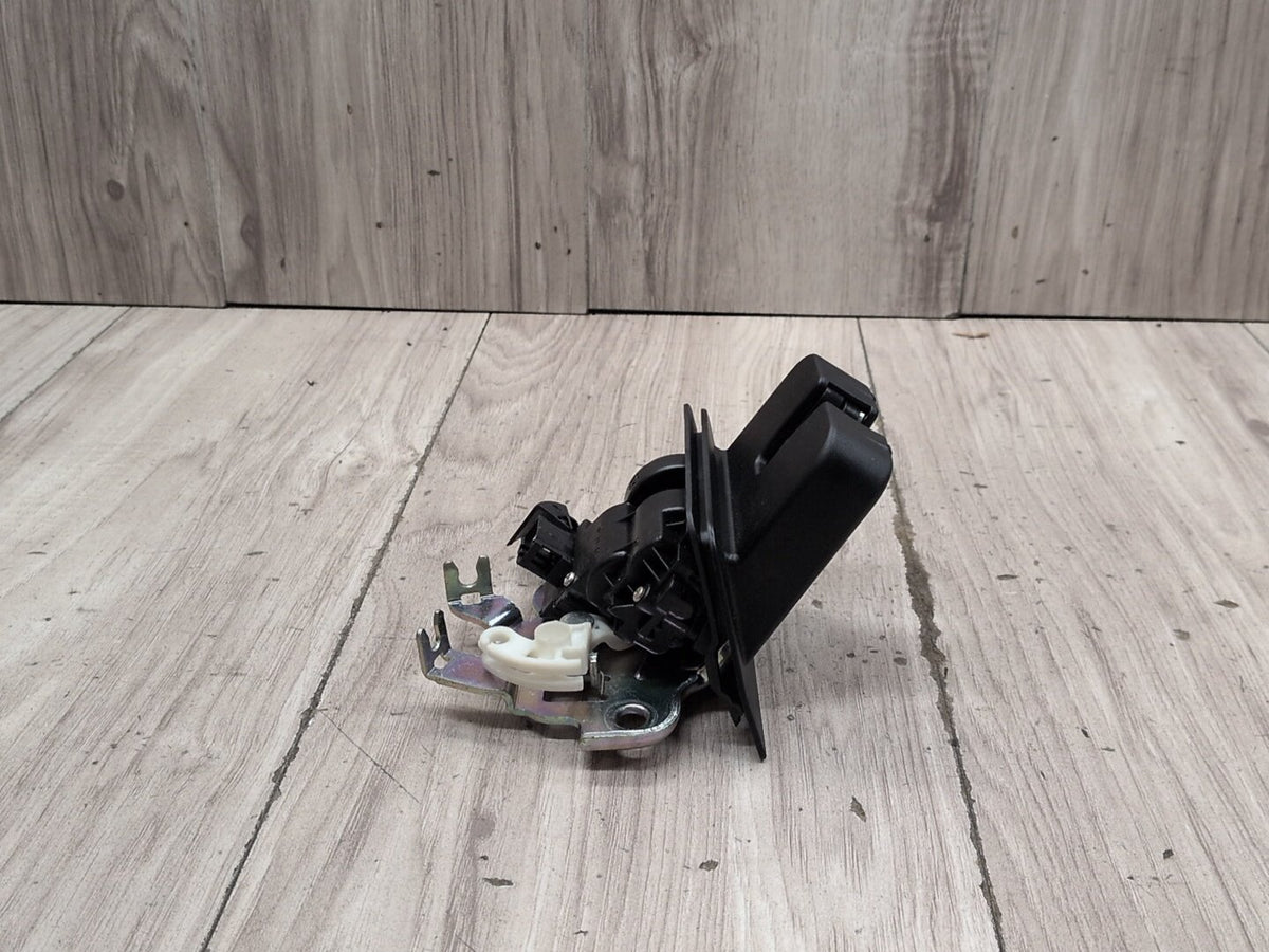 2015-2018 Audi Q3 8U Liftgate Trunk Lid Liftgate Lock Latch Actuator 8R0827505A OEM