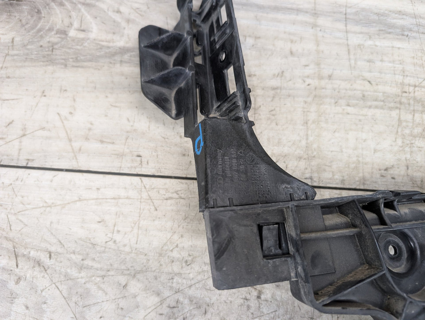 2008 - 2017 Audi S5 8T Rear Right Passenger Bumper Support Bracket 8T0807890