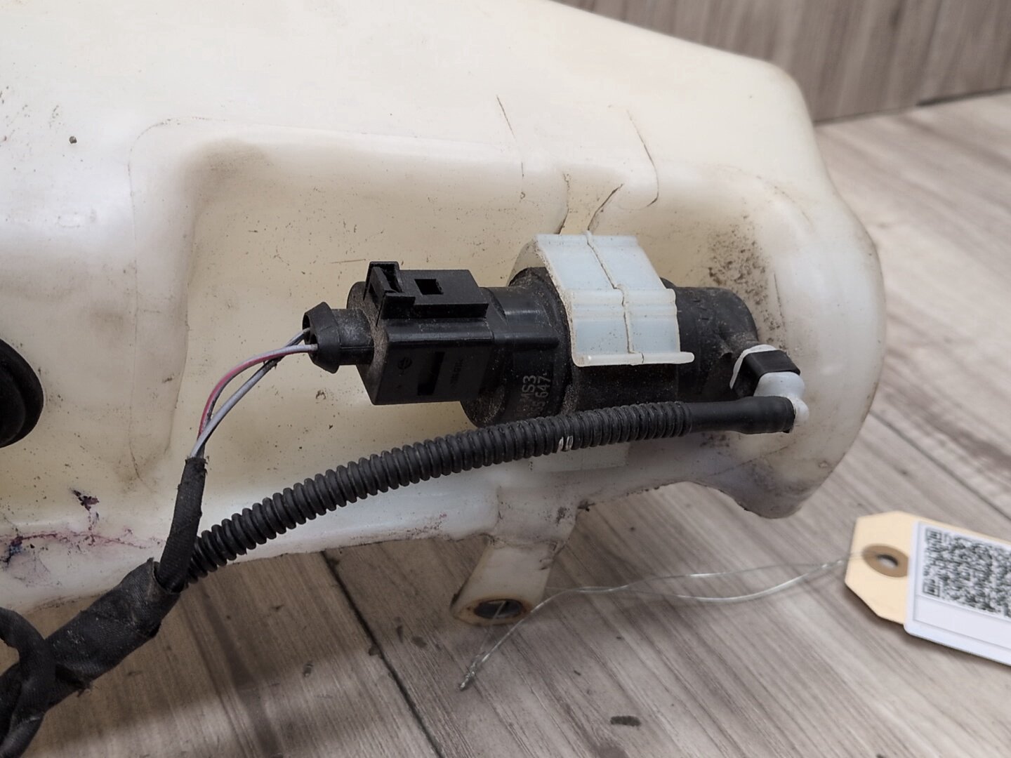 2013 - 2017 Audi S5 8T Windshield Reservoir Tank Assembly 8T1955463B CTUB