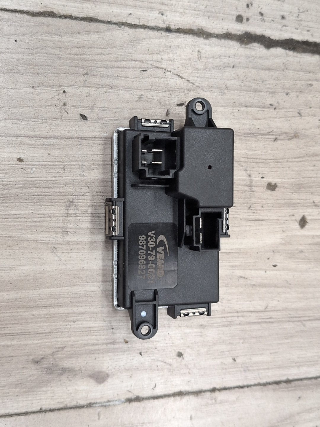 2012 Mercedes-Benz E550 W212 HVAC AC Blower Motor Resistor Fan A2128702110