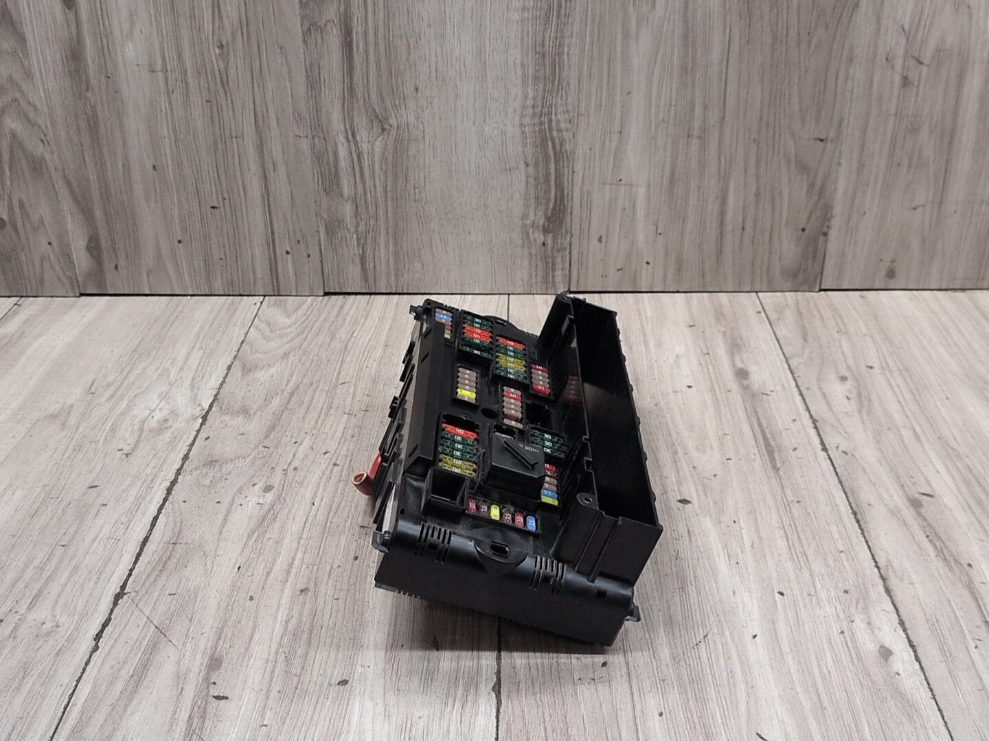 2012-2018 BMW M6 F06 Front Power Distribution Fuse Box 9252815