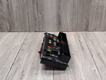 2012-2018 BMW M6 F06 Front Power Distribution Fuse Box 9252815