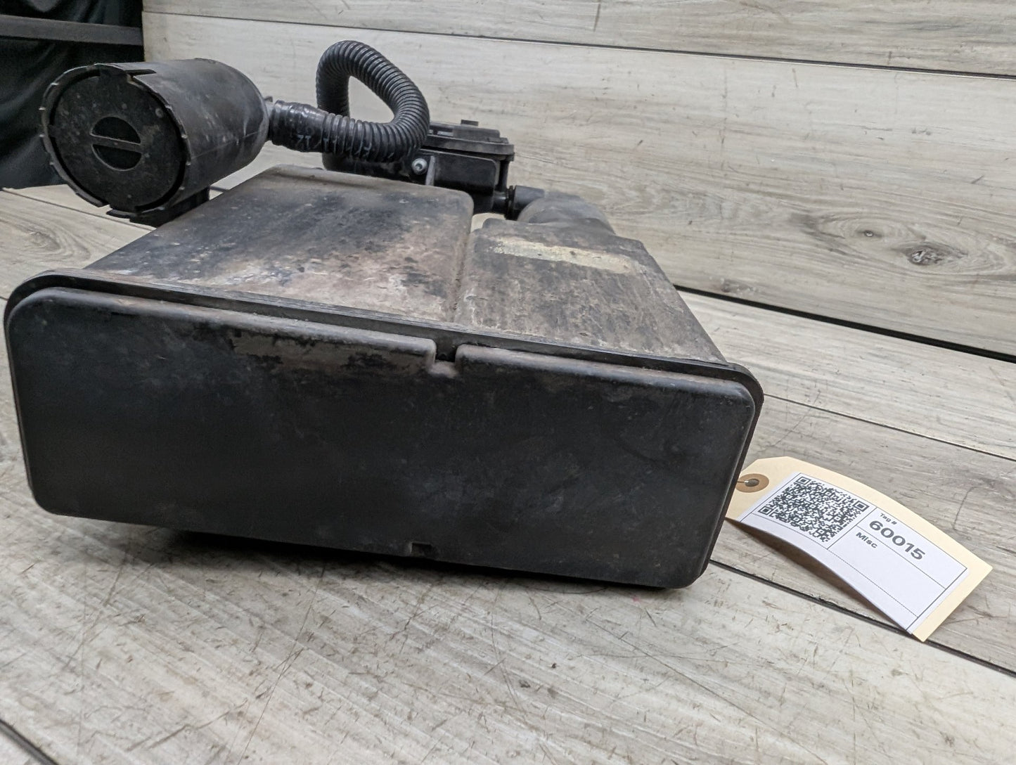 2009-2015 BMW 750Li F02 Fuel Vapor Charcoal Canister 7312781
