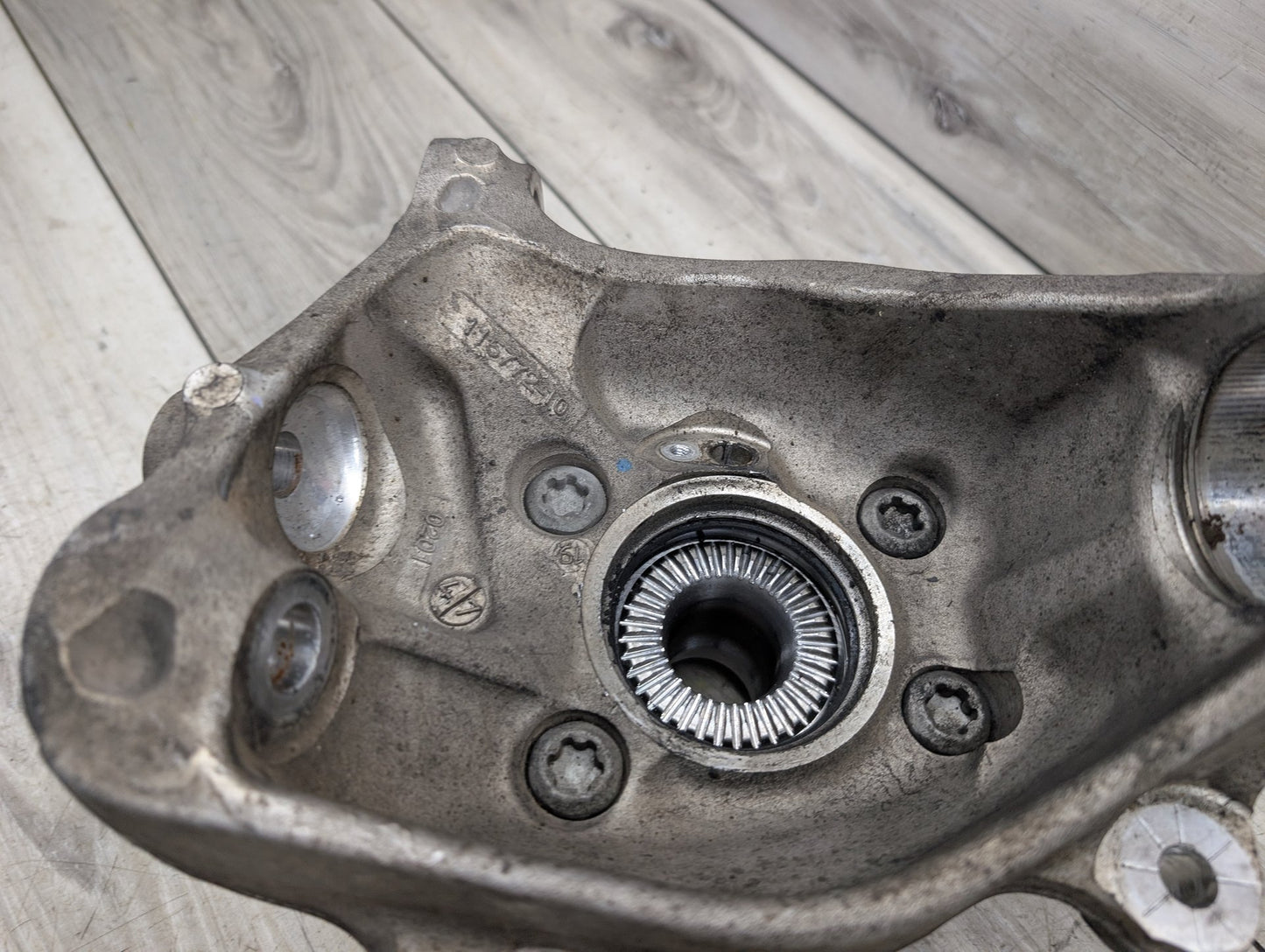 19-25 OEM BMW G20 G22 G23 FRONT Right Passenger Hub Spindle Knuckle Bearing AWD