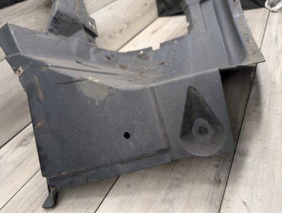 2007-2013 BMW X5 E70 Front Left Driver Wheel Fender Liner Splash Guard 7169413