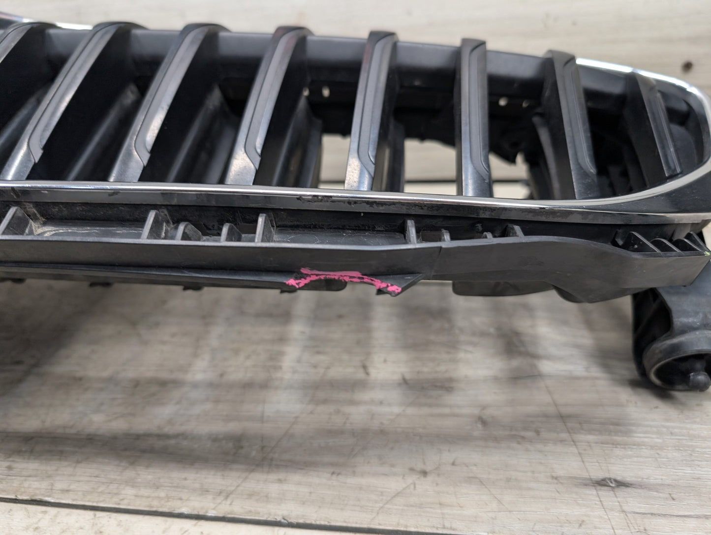 2019 - 2026 BMW 330i G20 Front Left Right Upper Bumper Cover Kidney Grilles SET 9465190 B46B20O1