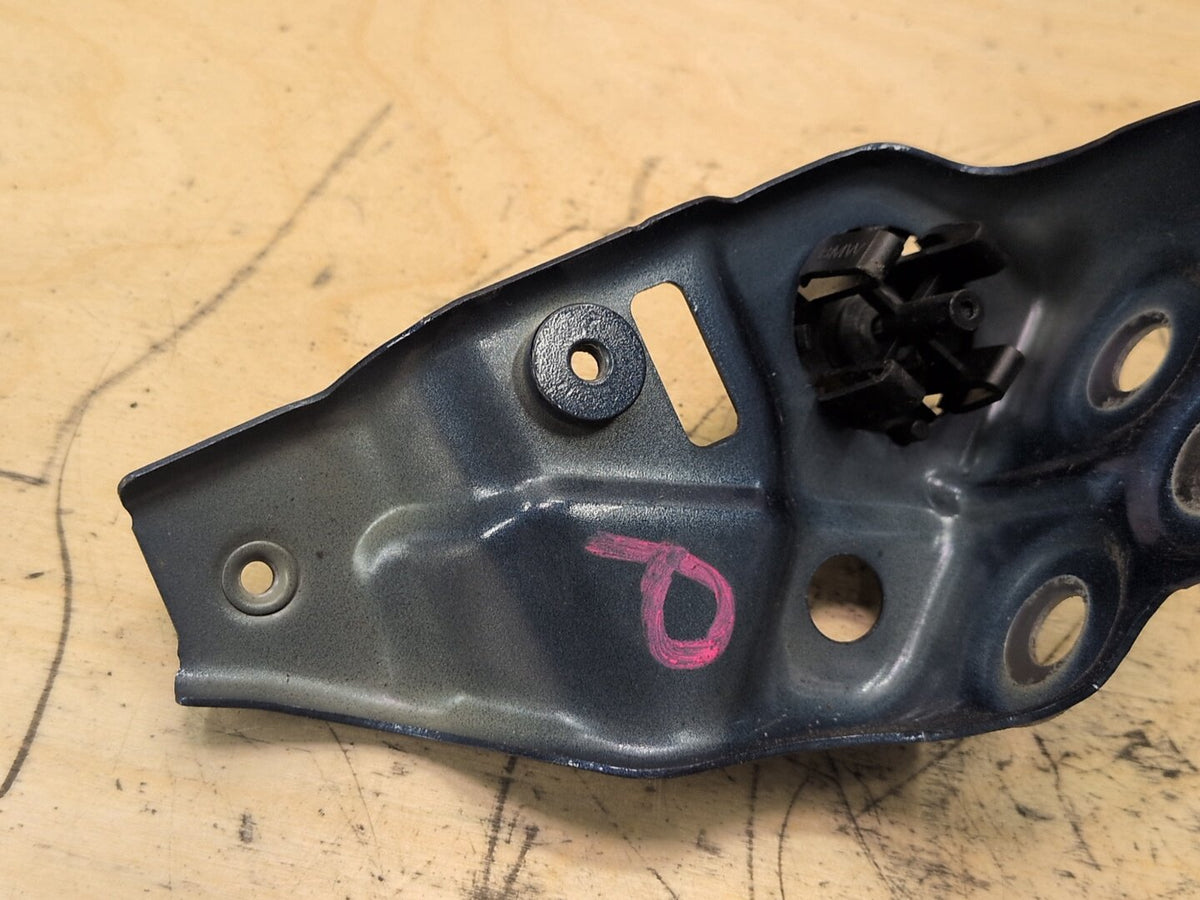2019-2026 BMW X5 G05 Front Right Passenger Fender Brackets SET 7418218 OEM
