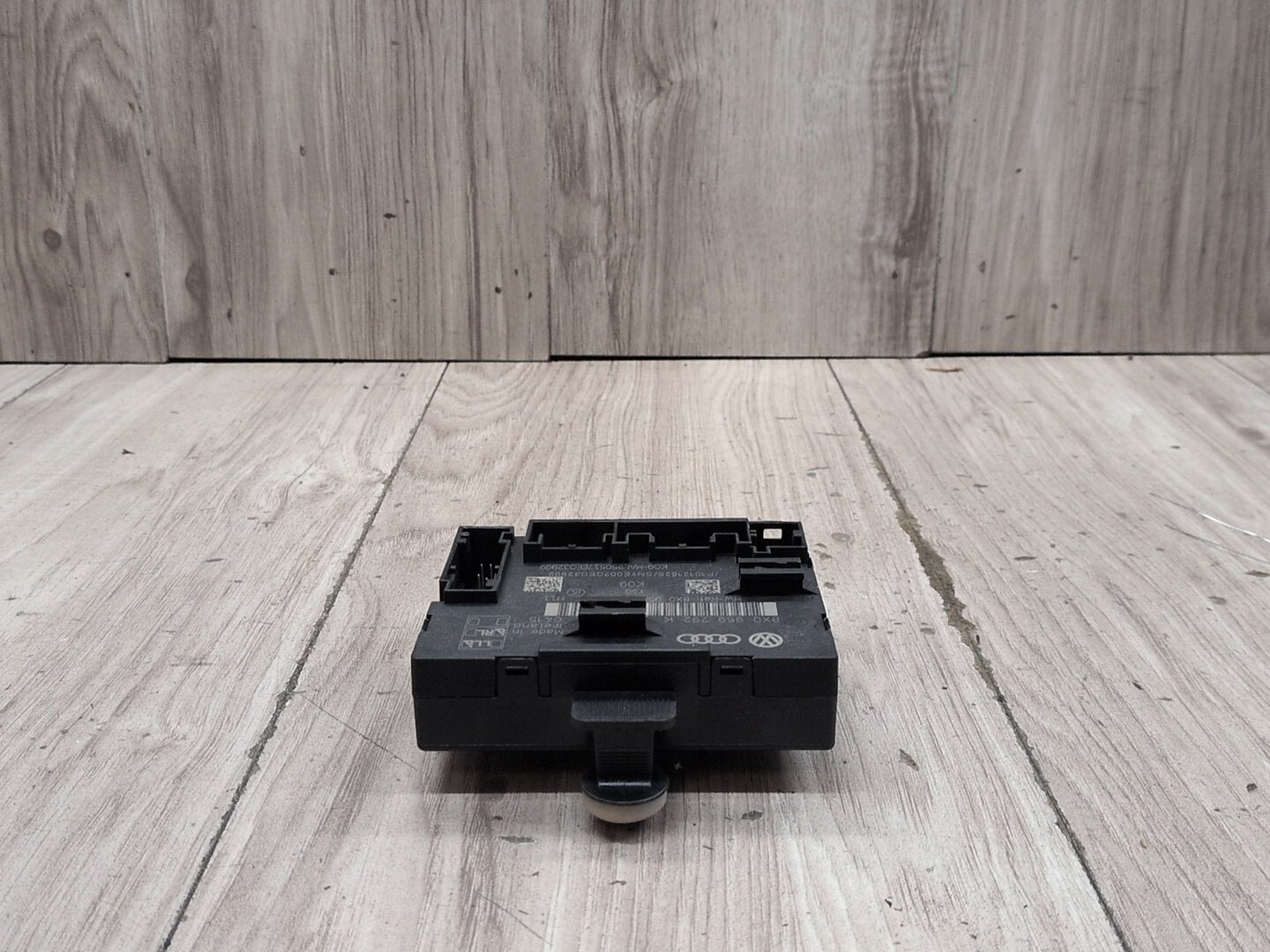 2018 Audi Q3 8U - Front Right Passenger Window Door Control Module 8X0959792K