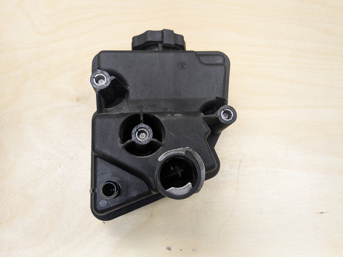 2009-2011 Mercedes-Benz SLK-Class R171 Power Steering Tank A0004602483 OEM