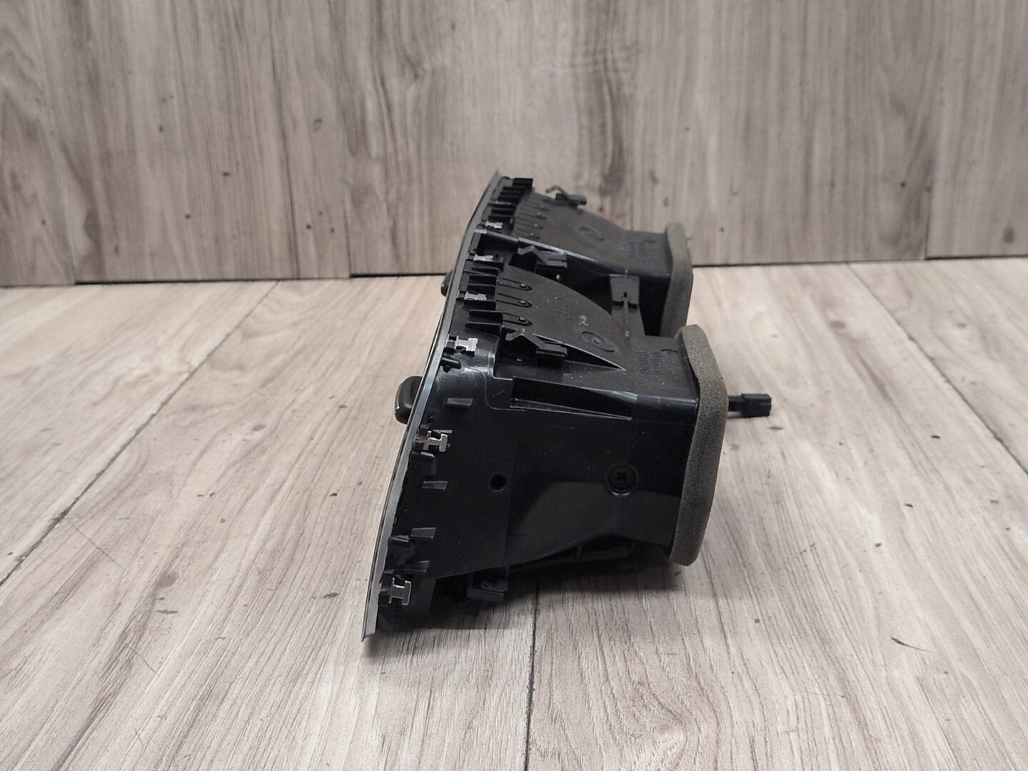 2015-2018 Audi Q3 8U Dashboard Dash Board Middle Center Air Vent 8U1820951C