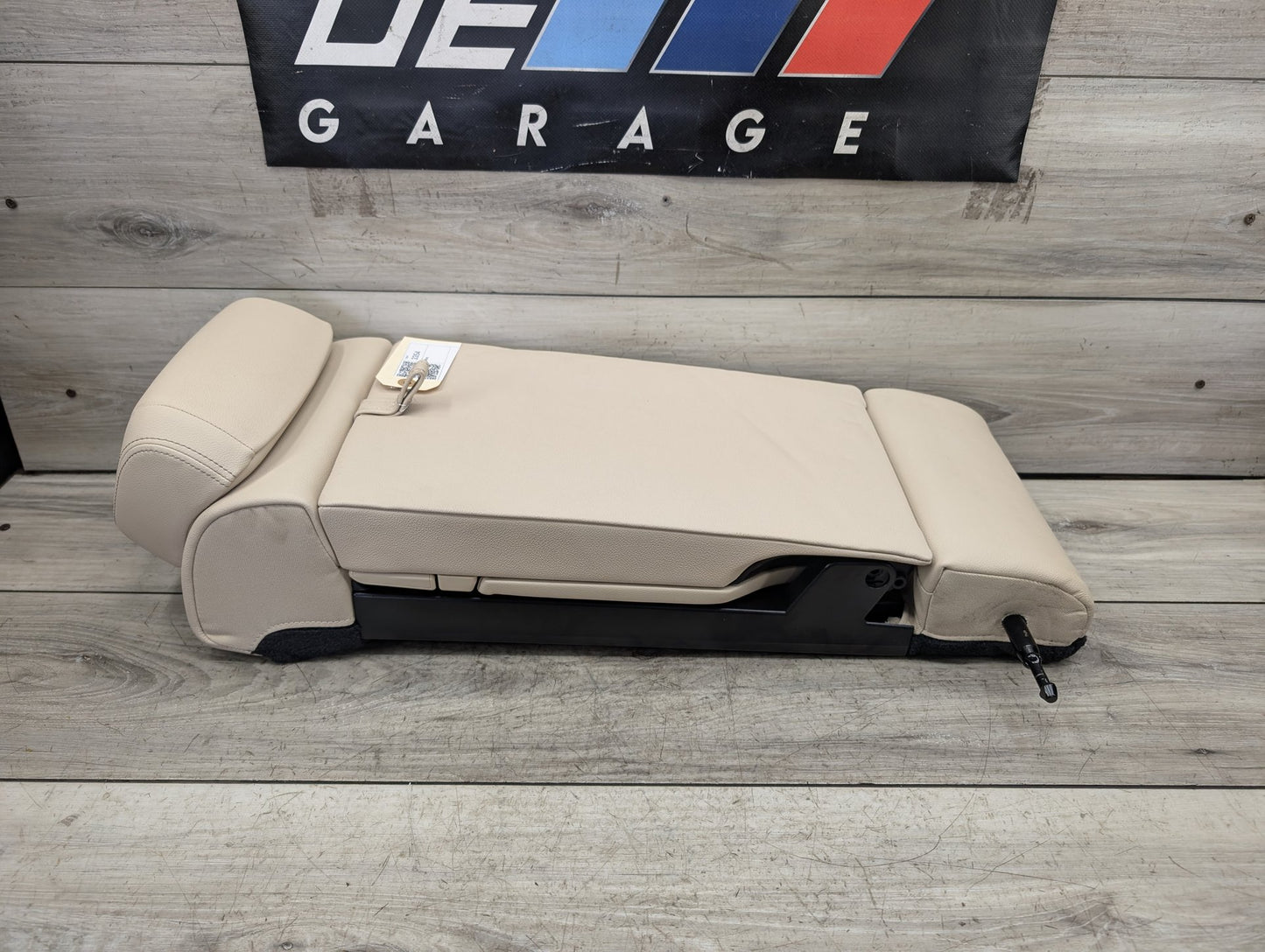 2019-2026 BMW X5 G05 Rear Center Middle Seat W/ Cupholder Armrest Assembly 7499799
