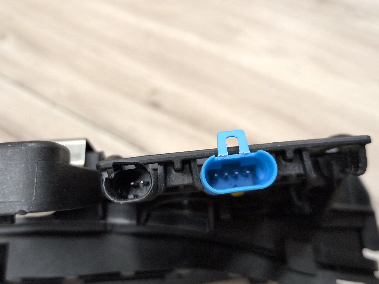 OEM BMW U11 G20 G26 G42 G80 G87 M2 M3 Front Left Driver Door Lock Latch Actuator