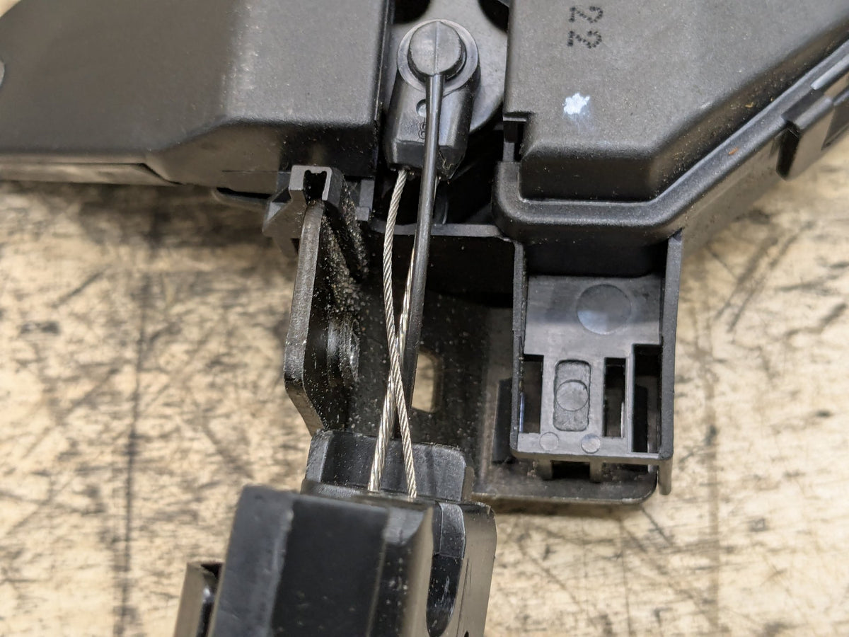 2007-2013 BMW 328i E92 Liftgate Trunk Lid Lock Latch Actuator 8196401 OEM