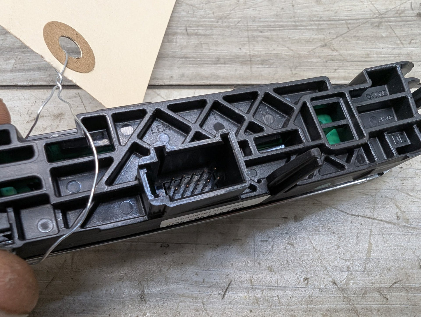 2009 - 2017 Audi Q5 8R Gear Selector Controller Shifter Knob Panel Assembly 8R17134633Q7 EA888
