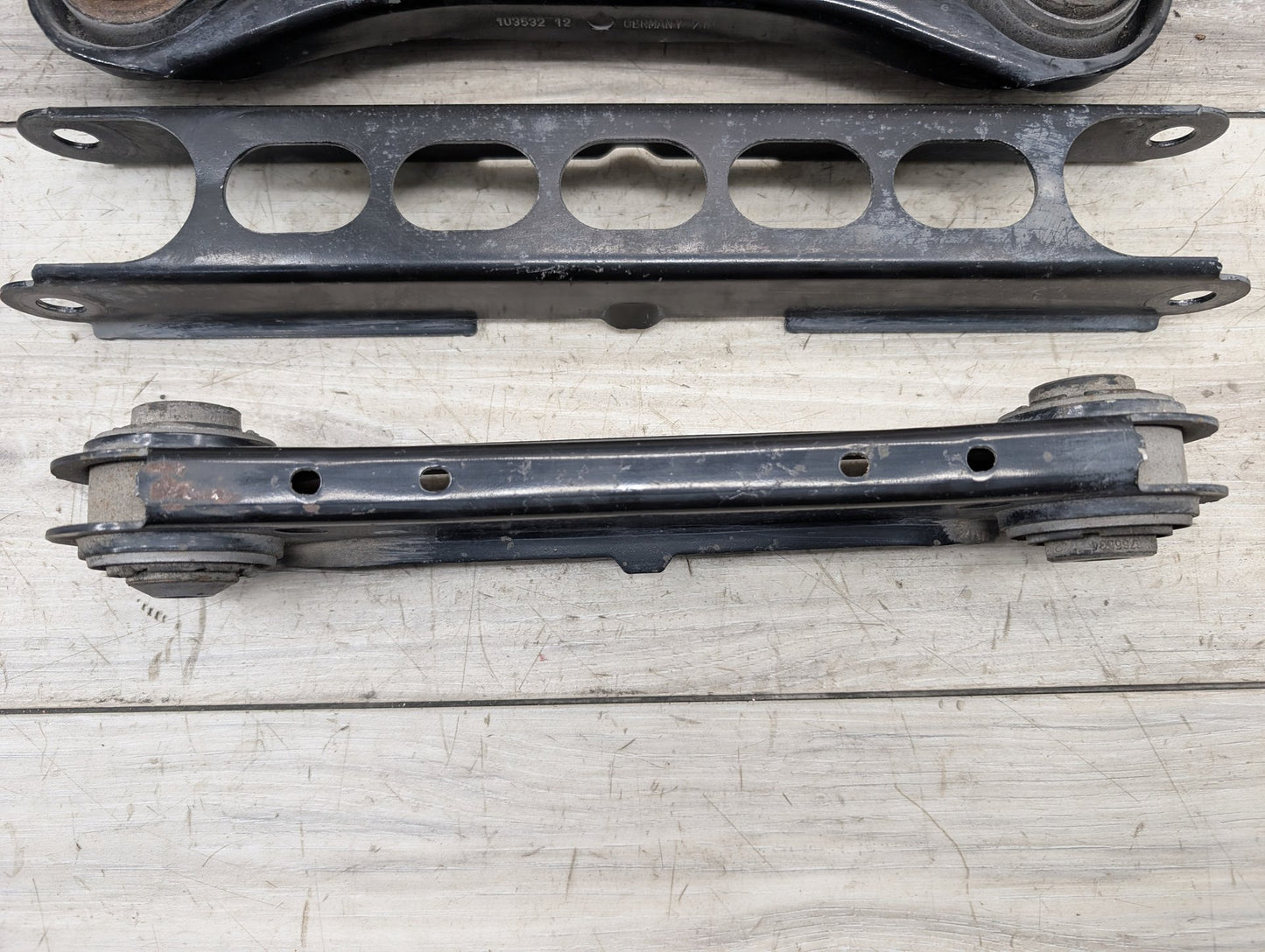 2007 - 2013 BMW 335i E93 Rear Right Passenger Control Arms SET 6784293 N54B30O0