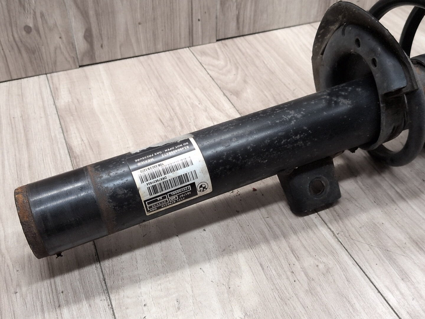 11-18 OEM BMW F25 F26 X3 X4 Front Right Passenger Spring Strut Shock Absorber