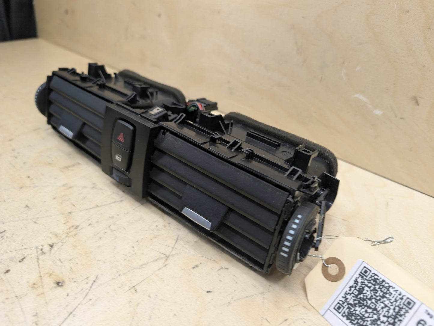 OEM BMW F30 F32 F33 F36 F80 F82 F83 M3 M4 Front Dash Central AC Air Vent Grille