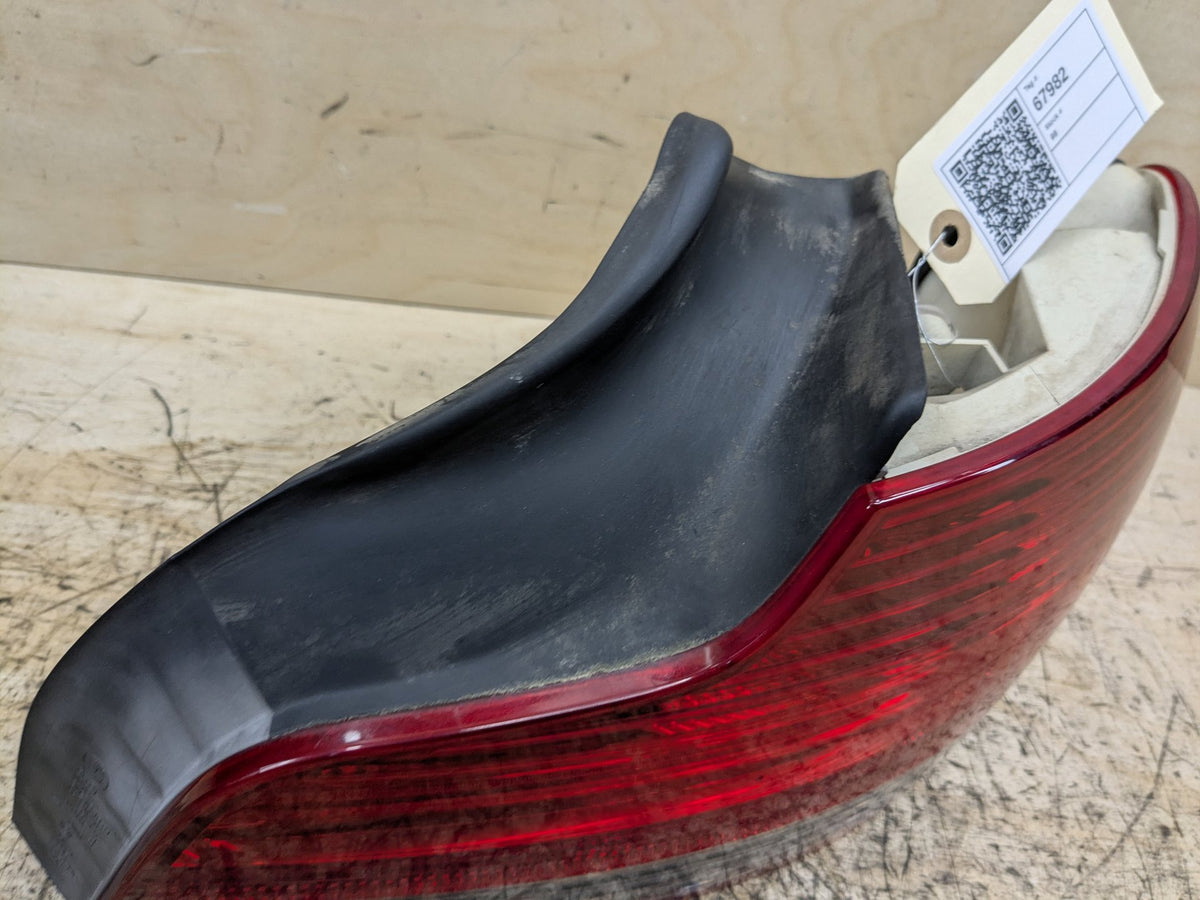 08-11 OEM BMW E82 E88 128 135 Rear Right Passenger Outer Tail Light Stop Light