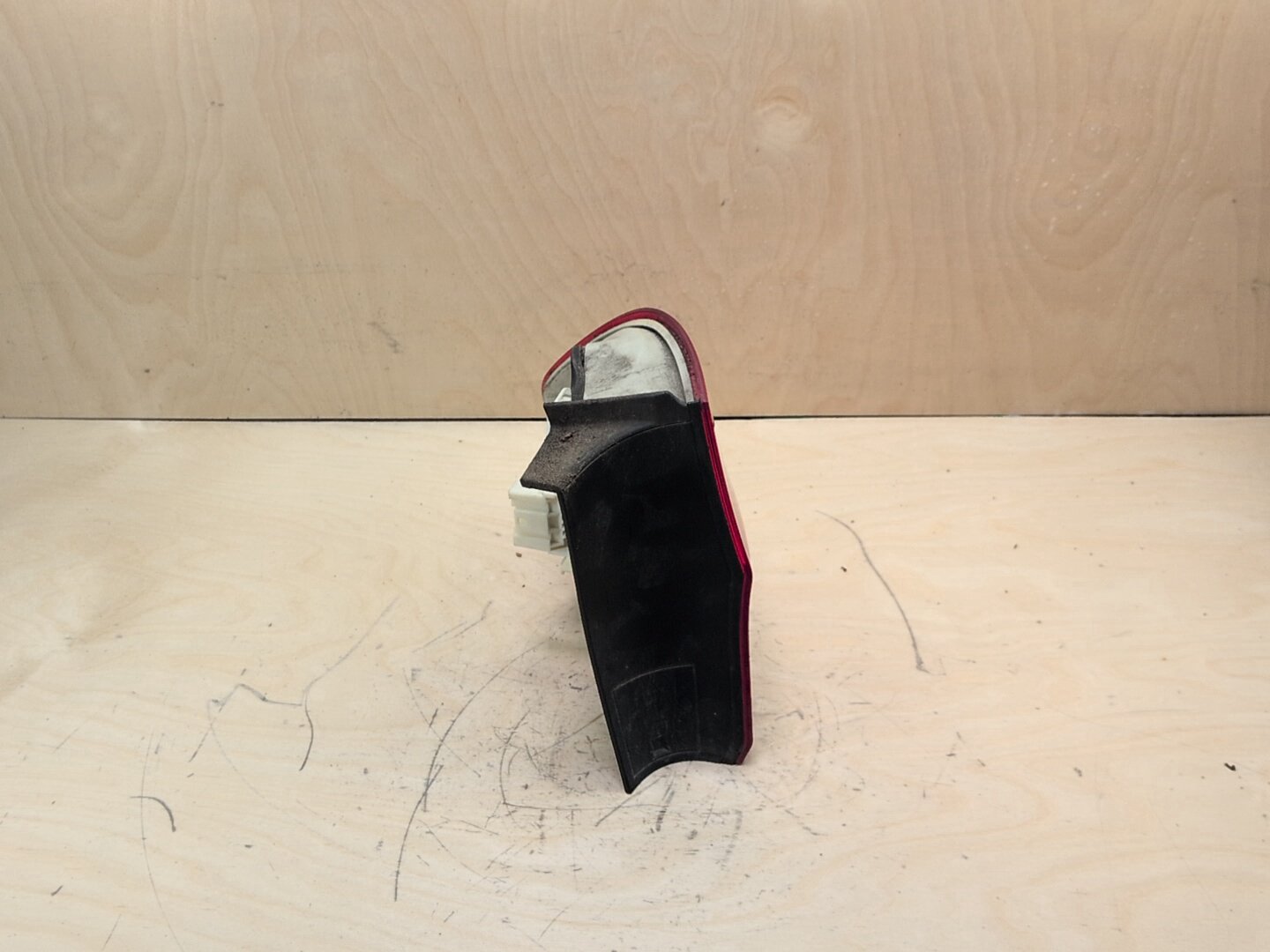 09-11 OEM BMW E90 328 335 M3 LCI Rear Right Passenger Side Outer Tail Light