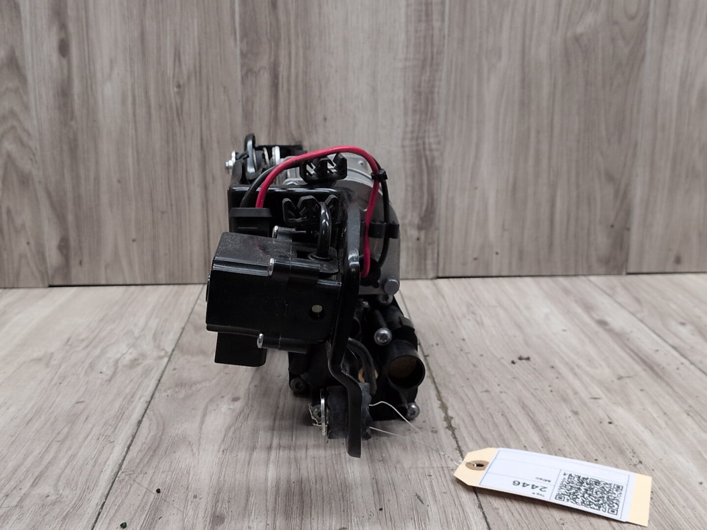2015 - 2019 BMW X6 F86 Air Suspension Compressor Pump 6875177 S63B44T2