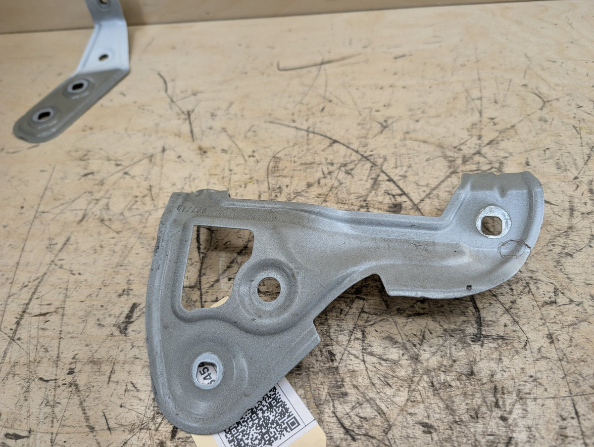 19-25 OEM BMW G20 330 M340 Front Right Passenger Side Fender Holder Bracket SET