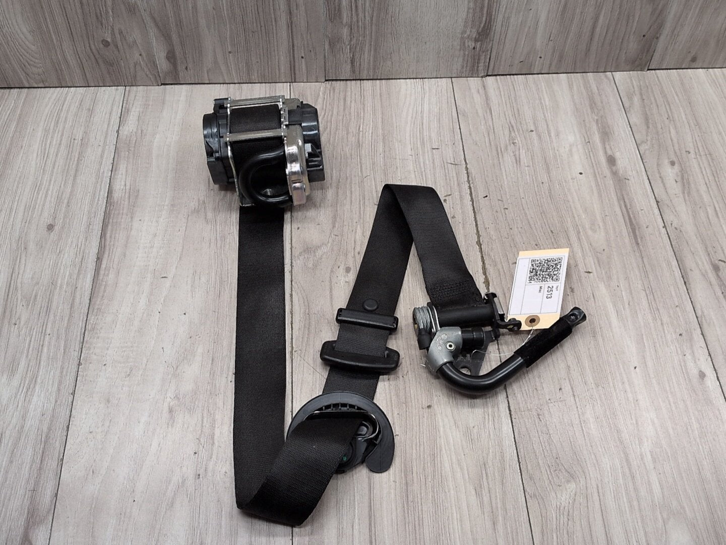 OEM BMW F15 F16 F85 F86 X5 X6 Front Right Passenger Seat Belt Retractor Black