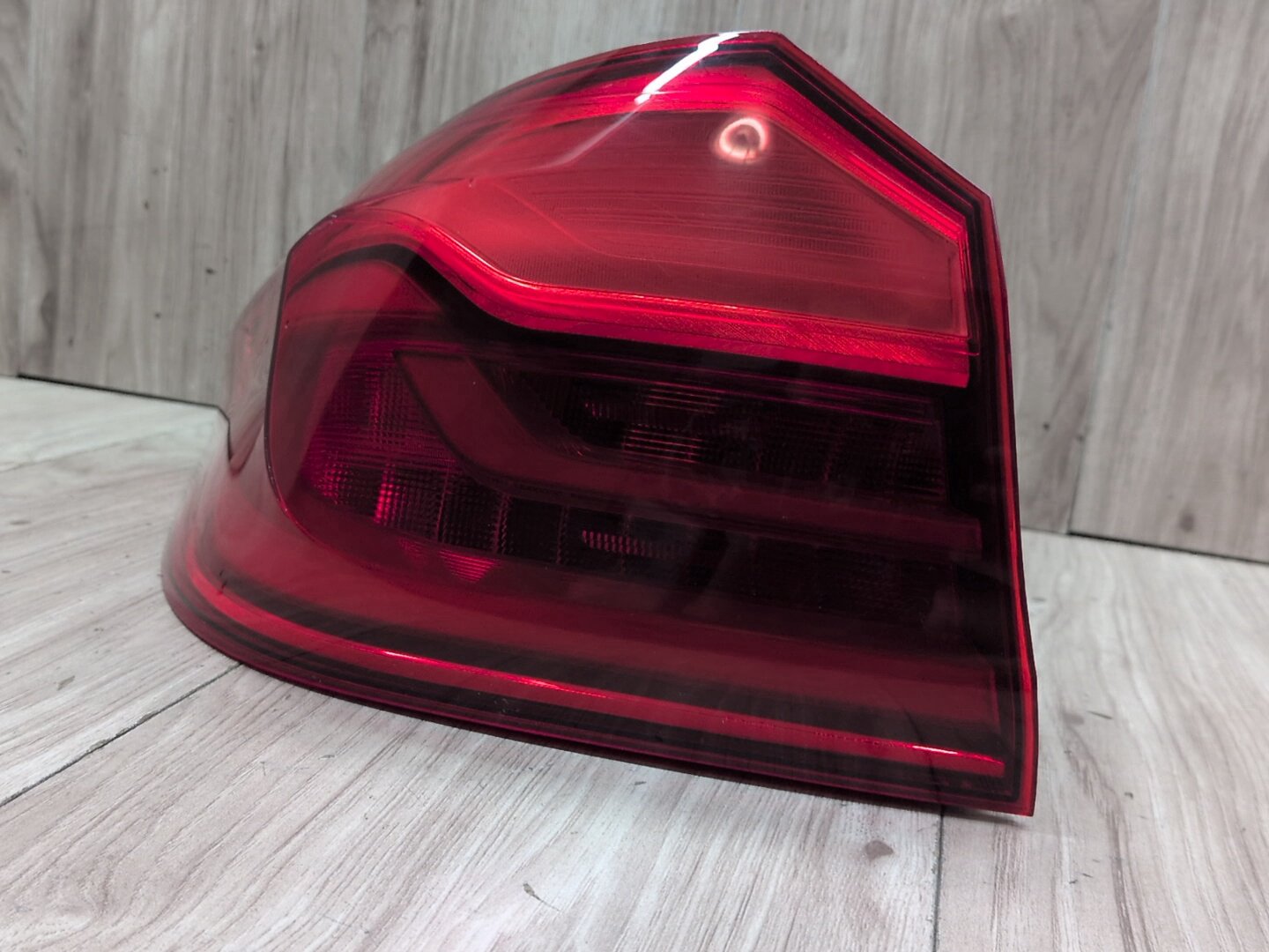17-20 OEM BMW F90 G30 530 540 M550 M5 Rear Left Driver Side Outer Tail Light