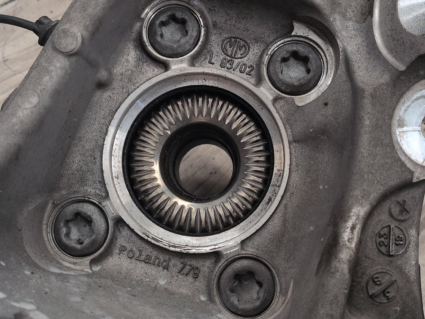19-21 OEM BMW G20 330 M340 REAR Left Driver Knuckle Wheel Hub Spindle Bearing