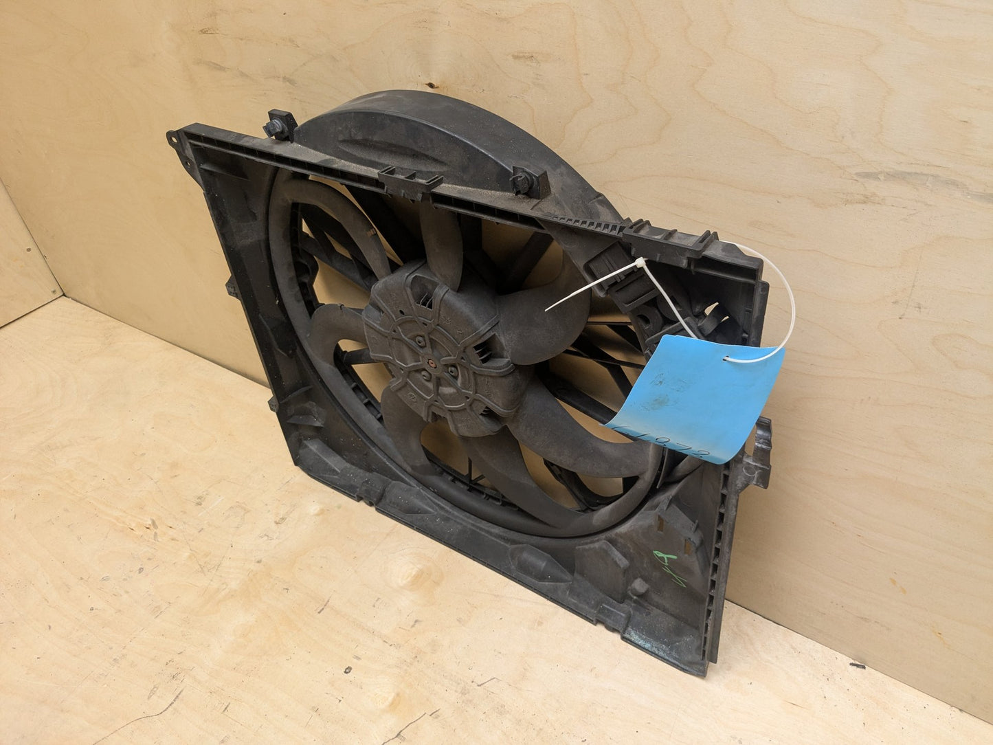 2007-2013 BMW 328i E93 Radiator Fan Shroud Housing w/ Motor 7561713