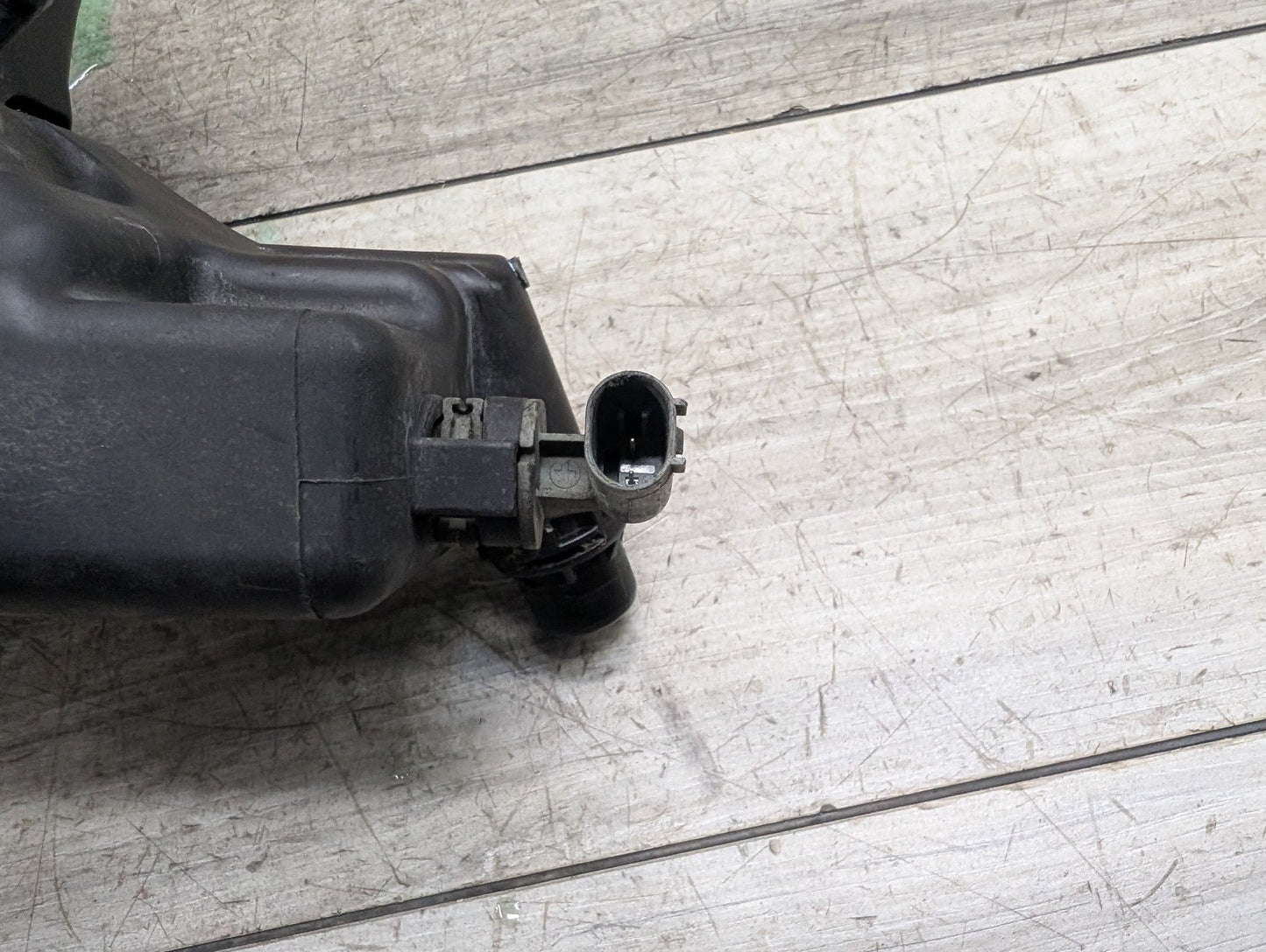 2007-2013 BMW 328i E93 Coolant Expansion Tank Reservoir 7567462