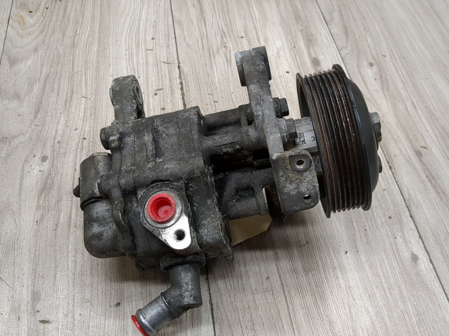 OEM BMW F01 F02 F10 F12 F13 550 650 750 Power Steering Pump Actuator IXETIC N63
