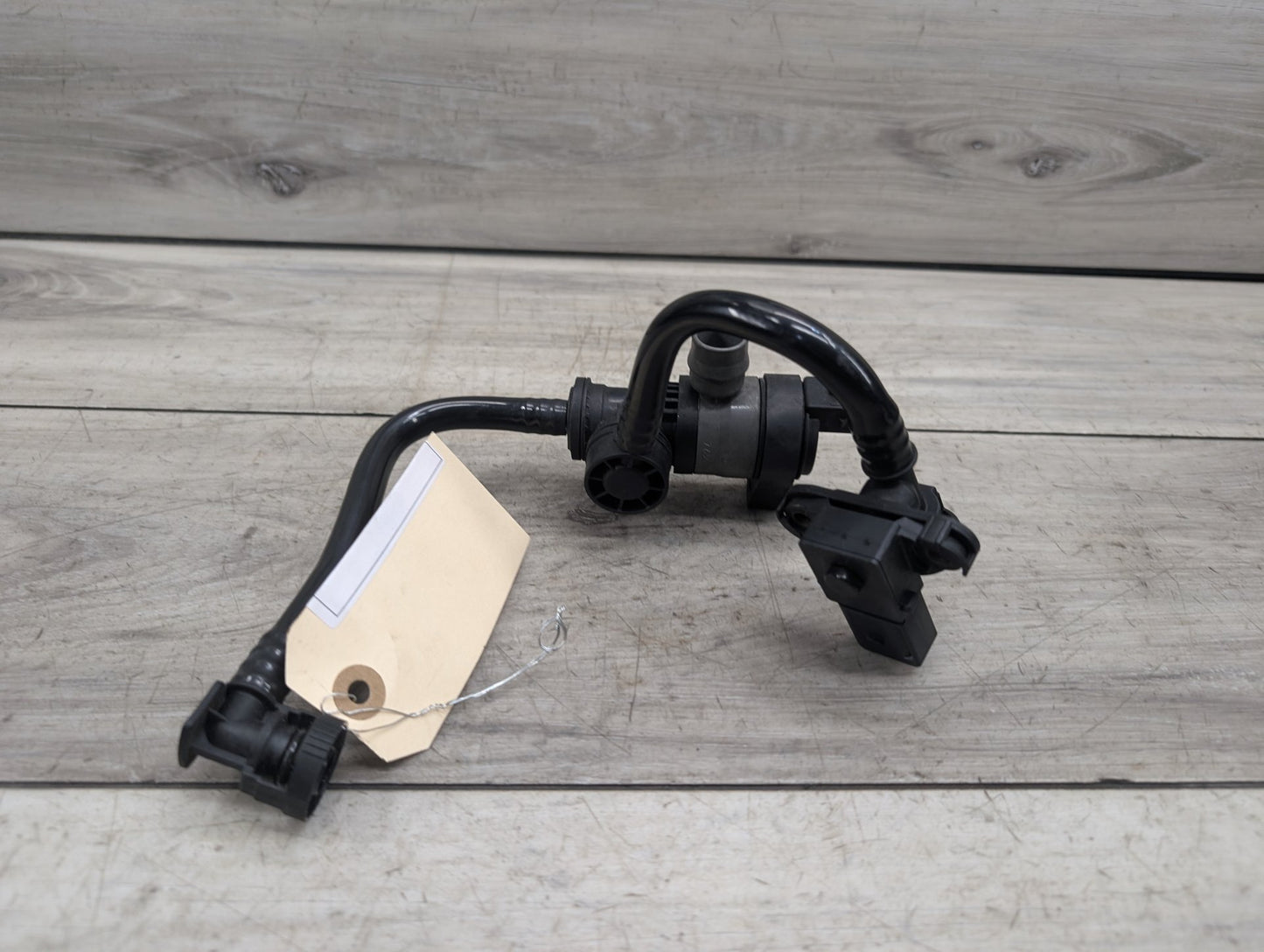 2014 BMW 535i F10 Fuel Tank Ventilation Breather Valve 8617097