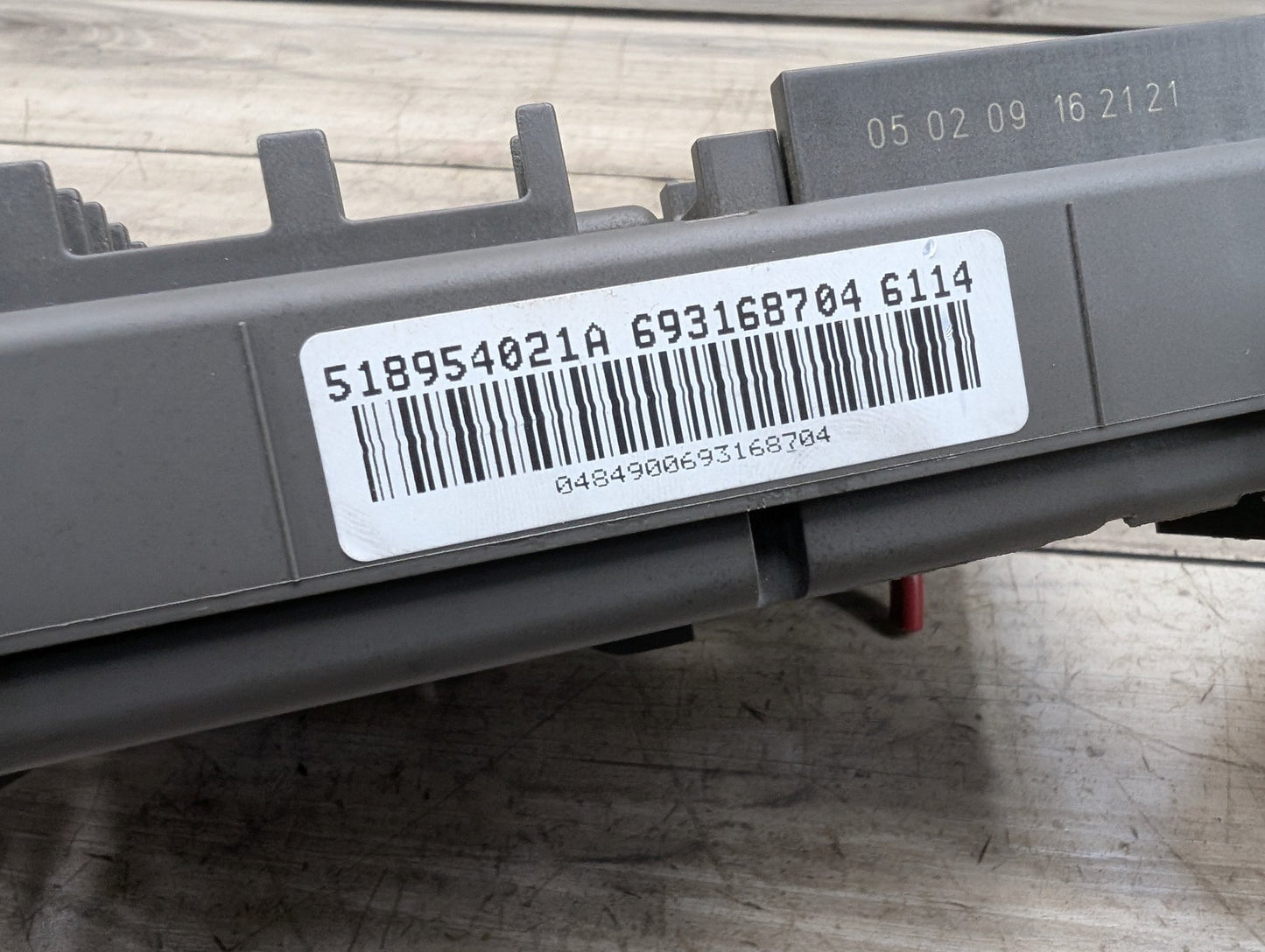 2007 - 2013 BMW X5 E70 Rear Power Distribution Fuse Box 6931687 N62B48B
