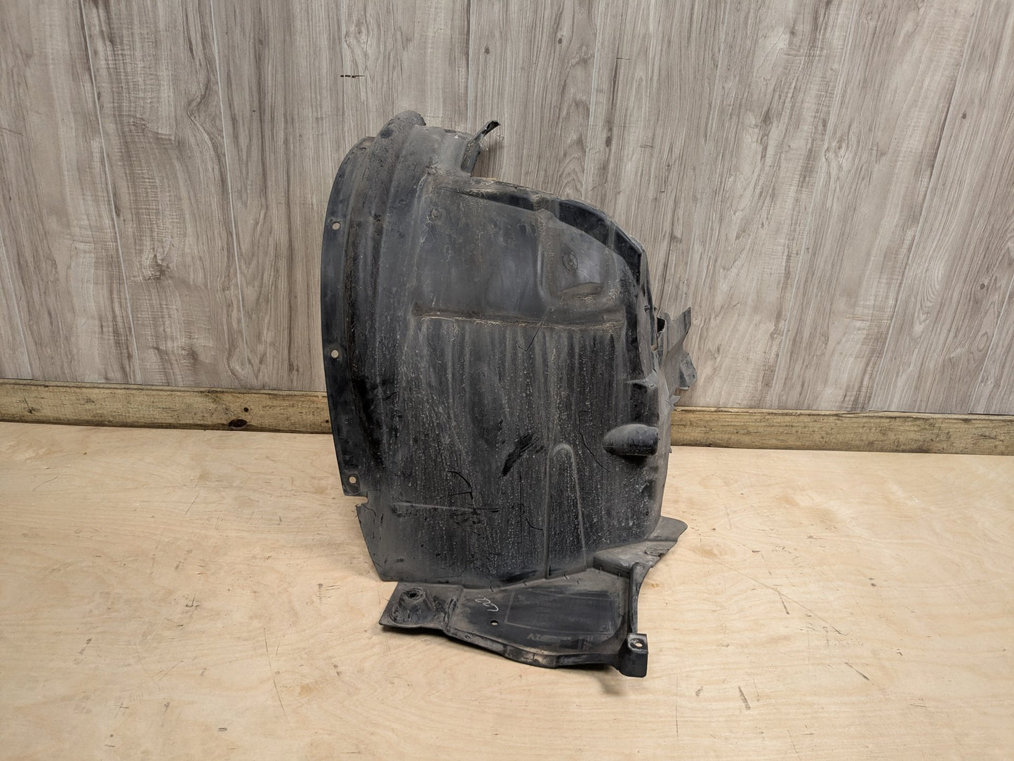 2007-2013 BMW X5 E70 Front Left Driver Wheel Fender Liner Splash Guard 7169413