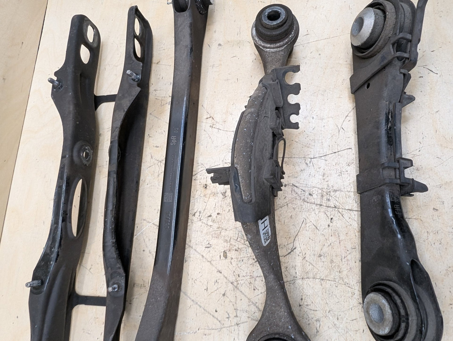 2016-2022 BMW 750i G12 Rear Right Passenger Control Arms SET 6861126